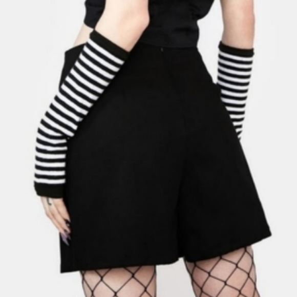 Black Friday Green Contrast Buckle Skort - Picture 3 of 3